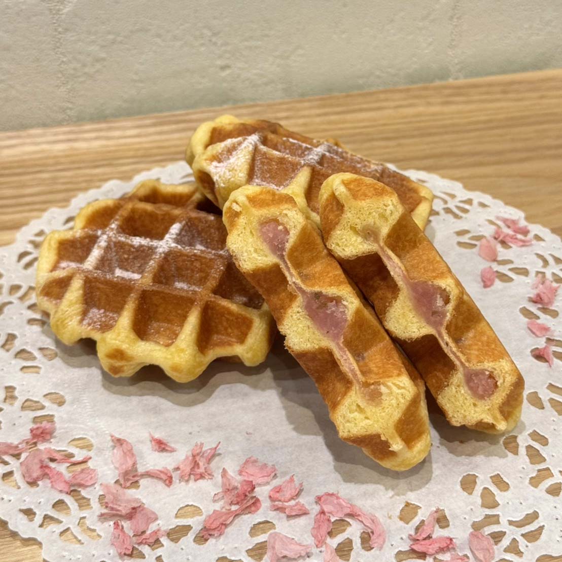 Blauw 期間限定🌸桜あんワッフル🌸